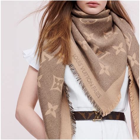 louis vuitton scarf how to wear|louis vuitton wrap.